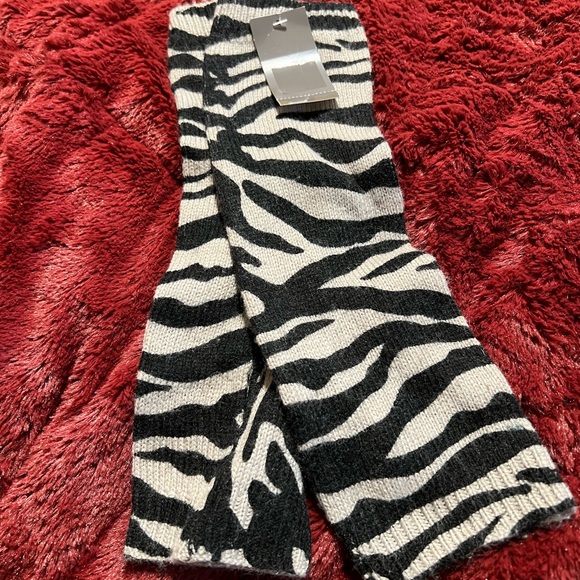 3 piece set with beret, infinity scarf and arm warmers, scarf - Picture 2 of 6